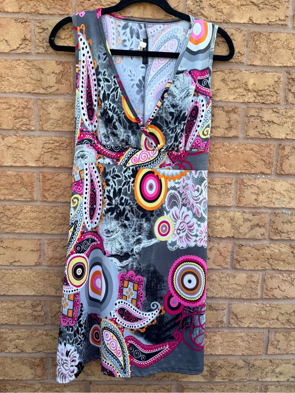 💫4/$25 • FMX & Co Sleeveless V-Neck Multicolor Print Dress
